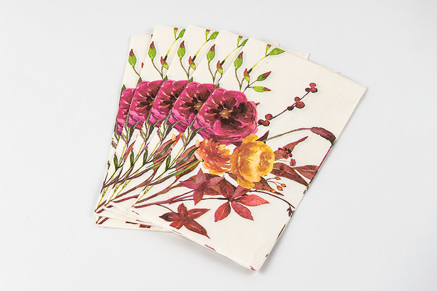 Papierowa serwetka w kwiaty Papierowa serwetka w kwiaty
